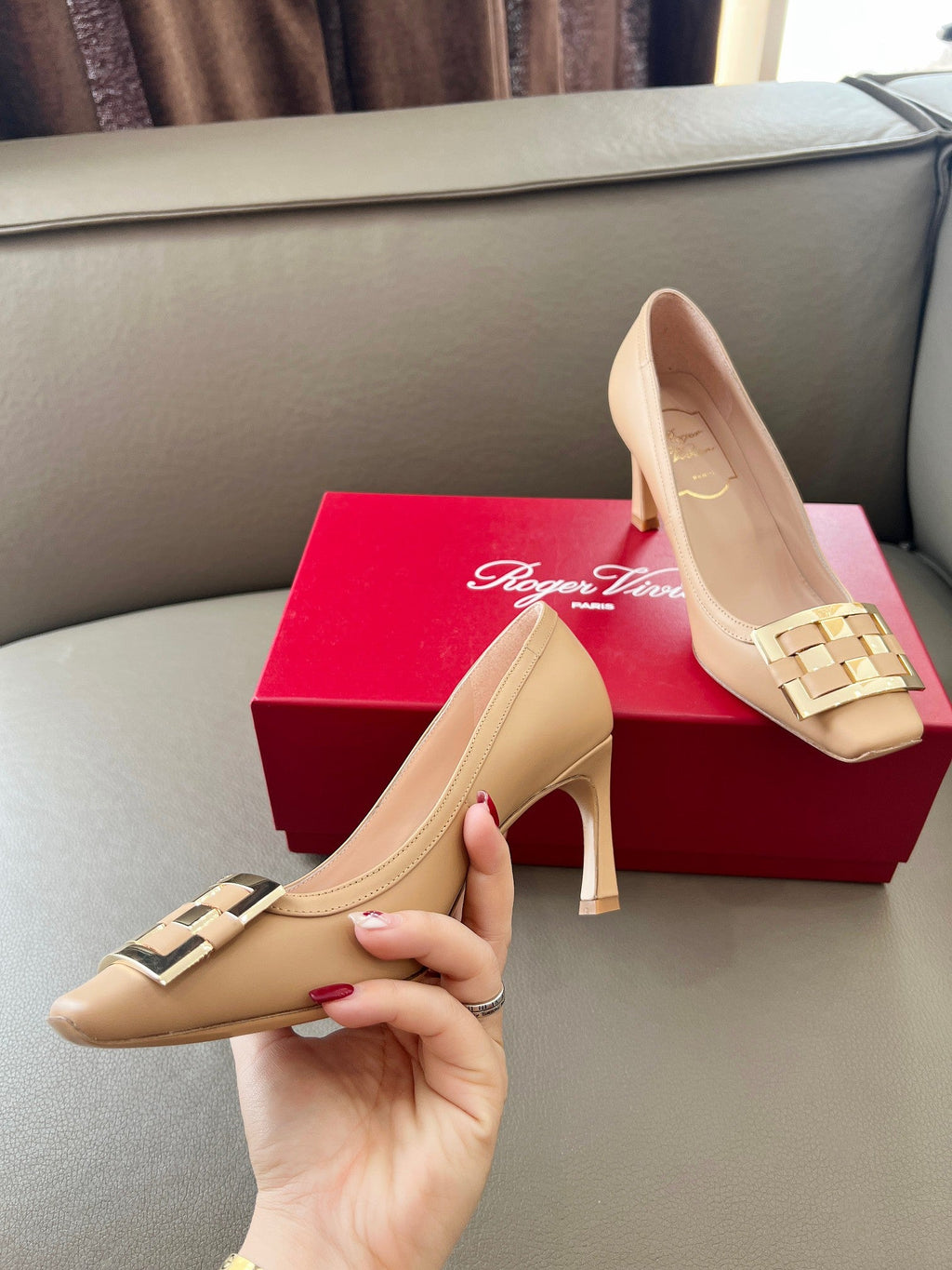 TROMPETTE BALLERINAS PUMPS IN NUDE SHINY CALFSKIN GOLD BUCKLE