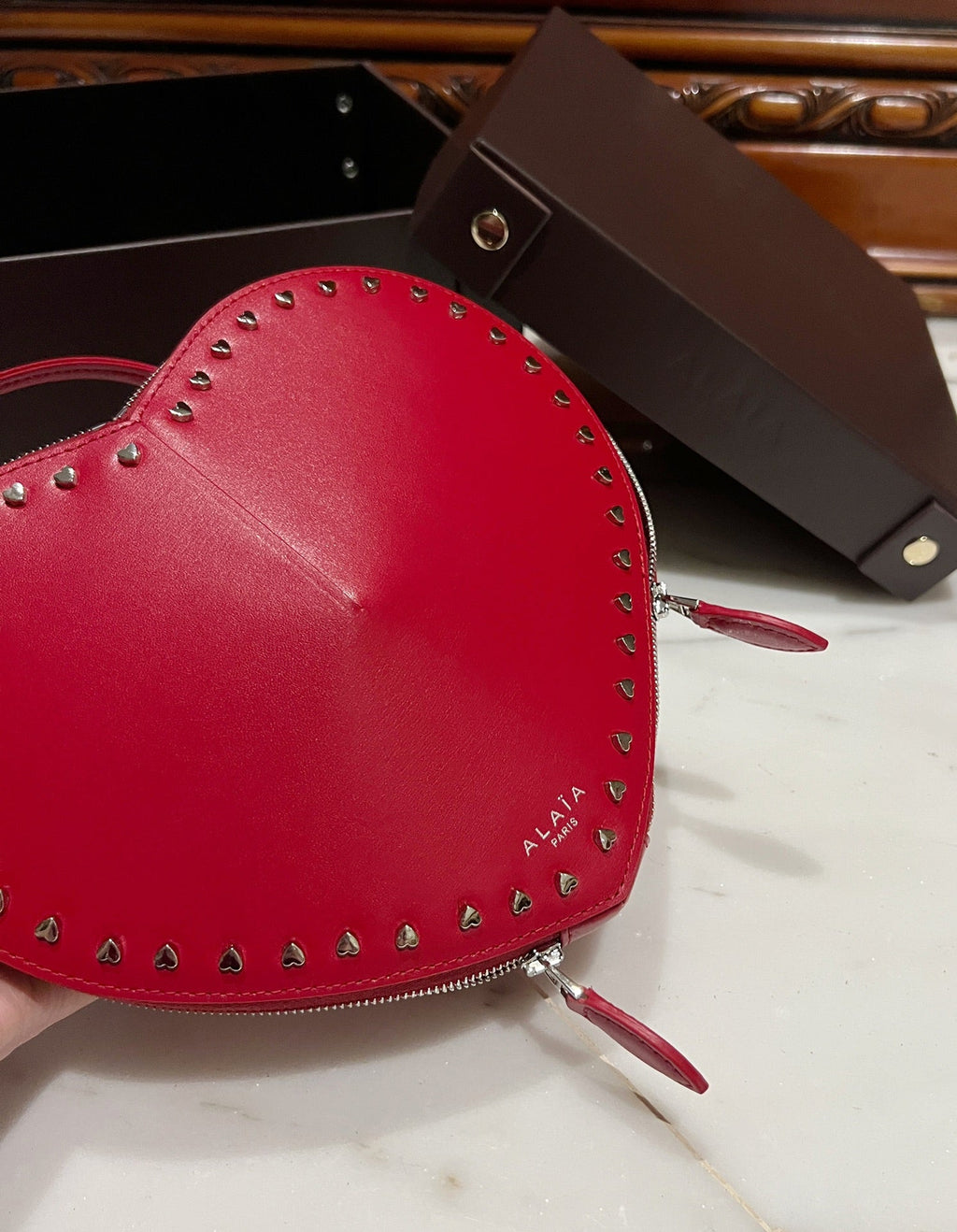 LE COEUR BAG 21 IN CLASSIC RED CALFSKIN WITH STUDDED HEART