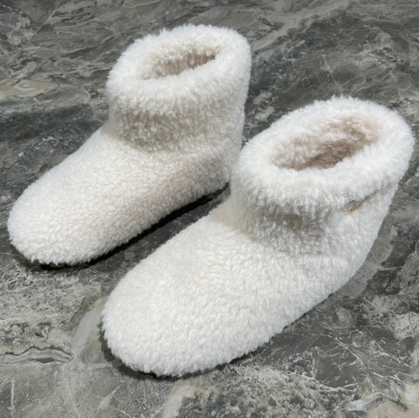PRADA 26S ANKLE BOOTS IN WHITE FUR
