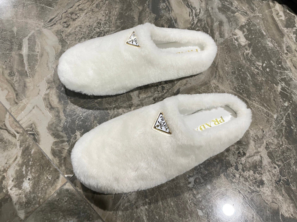 PRADA 26S SLIPPERS IN WHITE WOOL