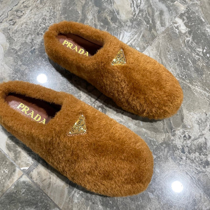 PRADA 26S SLIPPERS IN CARAMEL BROWN WOOL