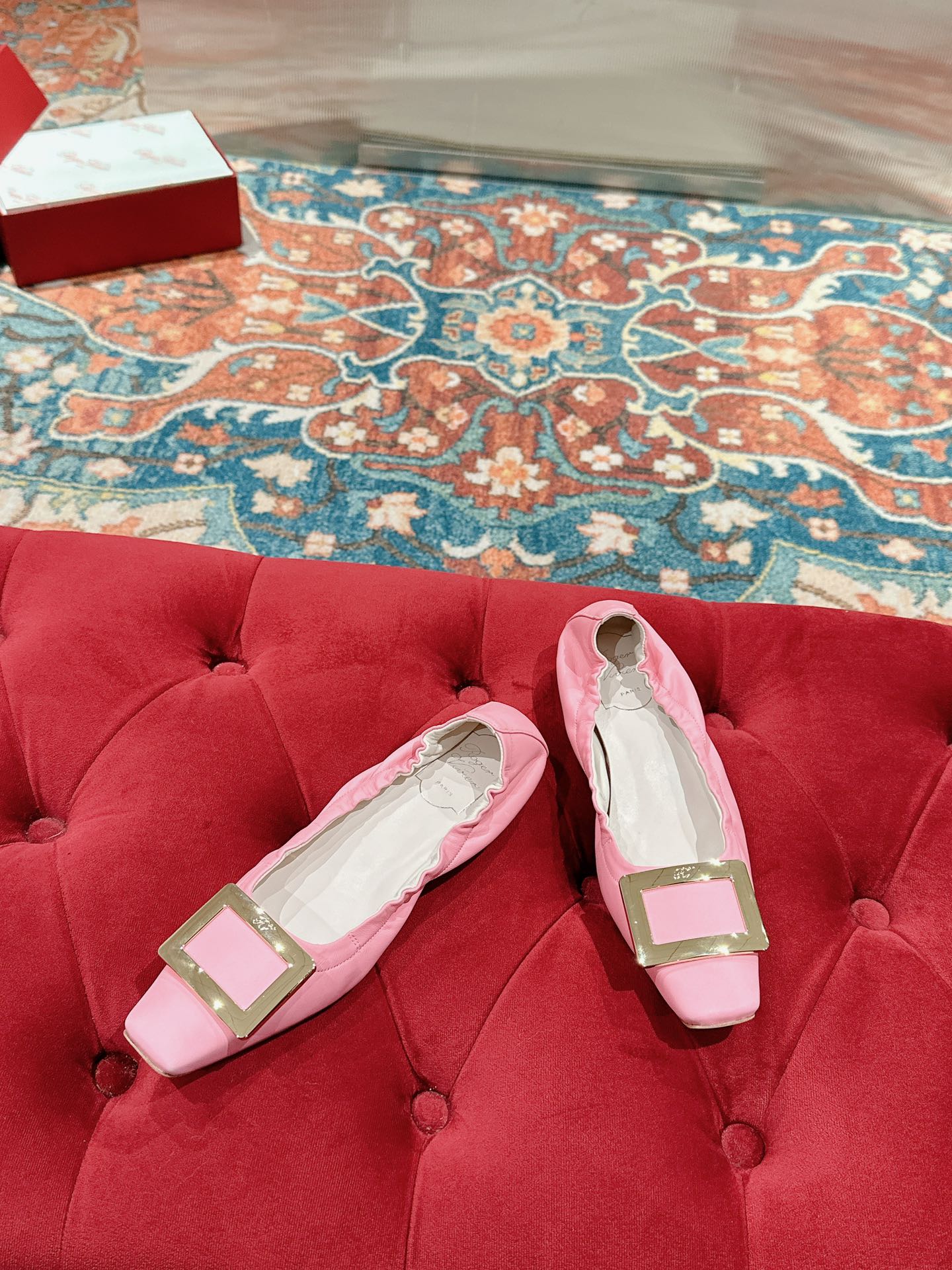 BELLE VIVIER BALLERINAS IN PINK SHINY LAMBSKIN GOLD PATENT SQUARE BUCKLE
