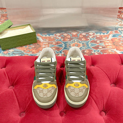 GUCCI 26S SCREENER SNEAKER IN OLIVE GREEN SUEDE AND BEIGE CANVAS