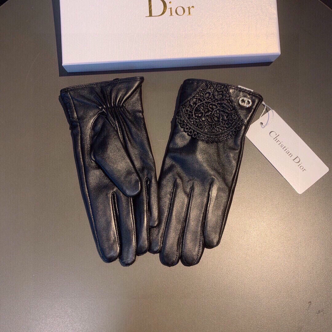 GLOVES WITH LACE TRIM IN BLACK LAMBSKIN 146816