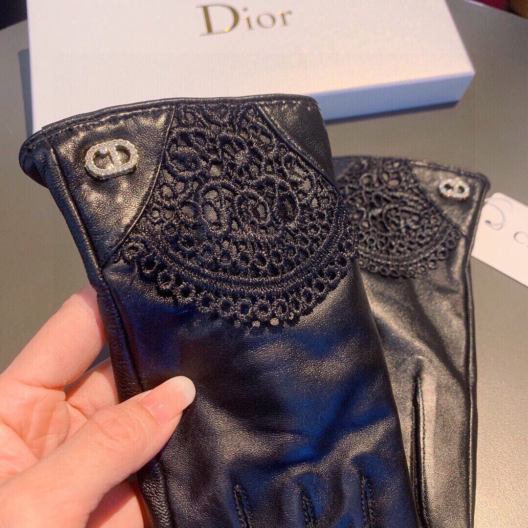 GLOVES WITH LACE TRIM IN BLACK LAMBSKIN 146816