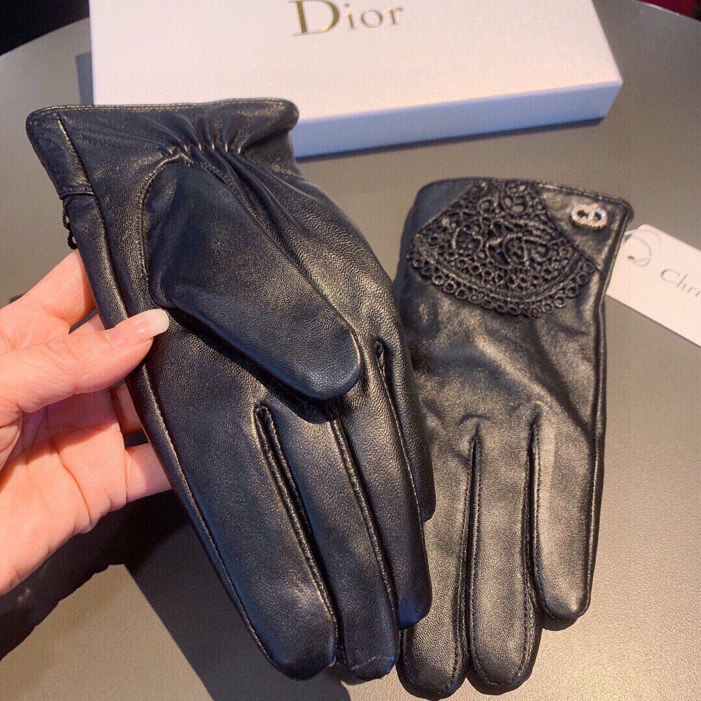 GLOVES WITH LACE TRIM IN BLACK LAMBSKIN 146816
