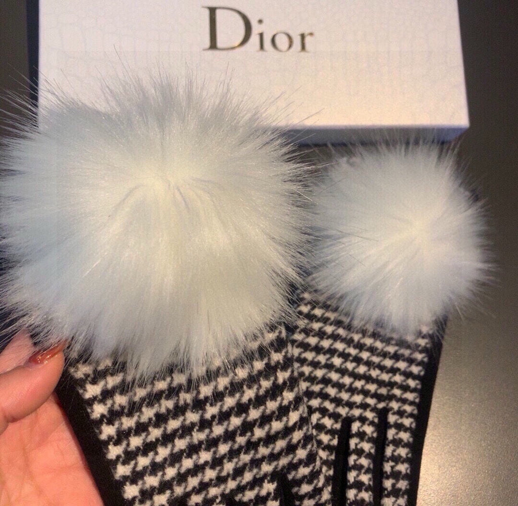 CD WOOL GLOVES WITH FOX FUR BALL BLACK MIX WHITE 397065