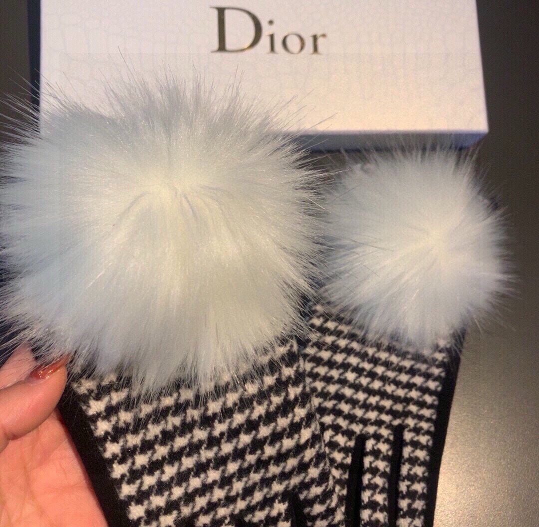 CD WOOL GLOVES WITH FOX FUR BALL BLACK MIX WHITE 397065