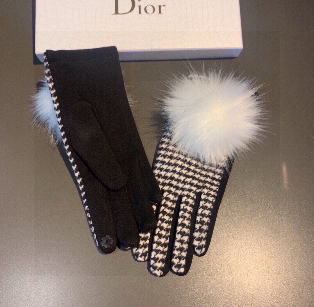 CD WOOL GLOVES WITH FOX FUR BALL BLACK MIX WHITE 397065