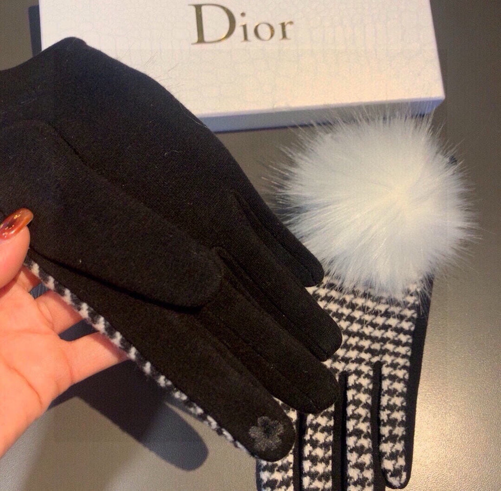 CD WOOL GLOVES WITH FOX FUR BALL BLACK MIX WHITE 397065