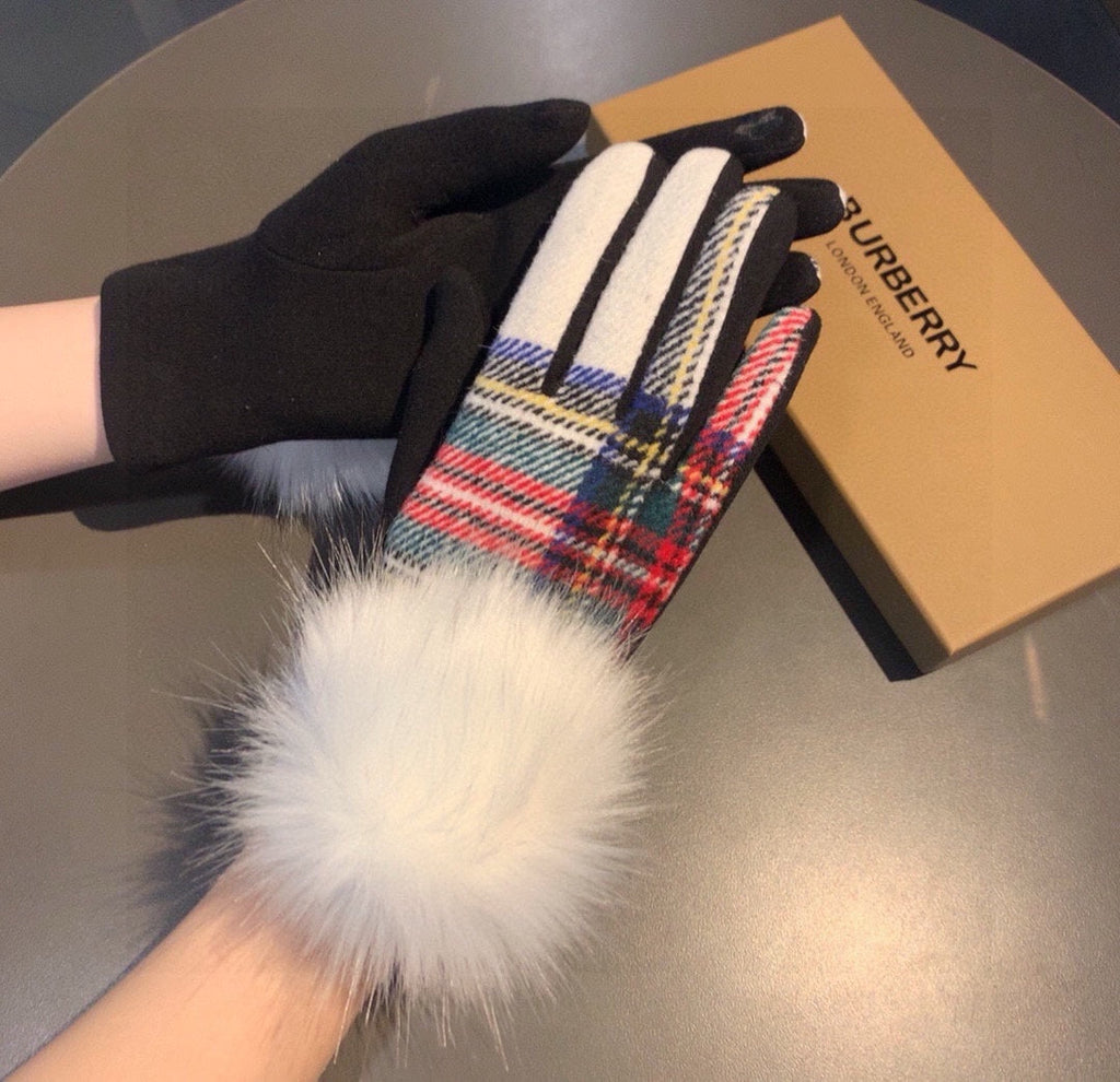 LINED GLOVES IN COLORFUL WOOL AND RABBIT FUR 432650