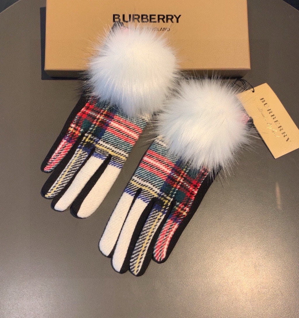 LINED GLOVES IN COLORFUL WOOL AND RABBIT FUR 432650