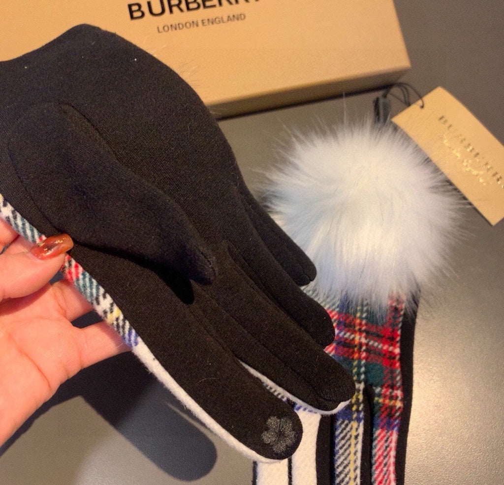 LINED GLOVES IN COLORFUL WOOL AND RABBIT FUR 432650
