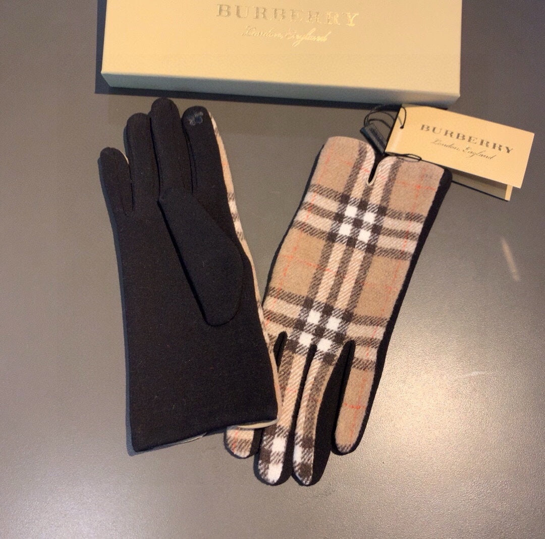 GLOVES IN CAMEL BEIGE AND BLACK WOOL 448244