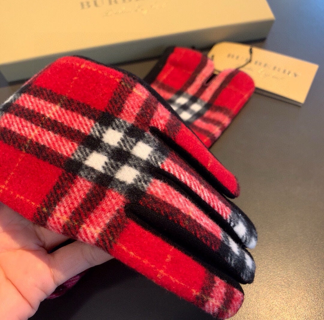 GLOVES IN CHERRY RED AND BLACK WOOL 448245