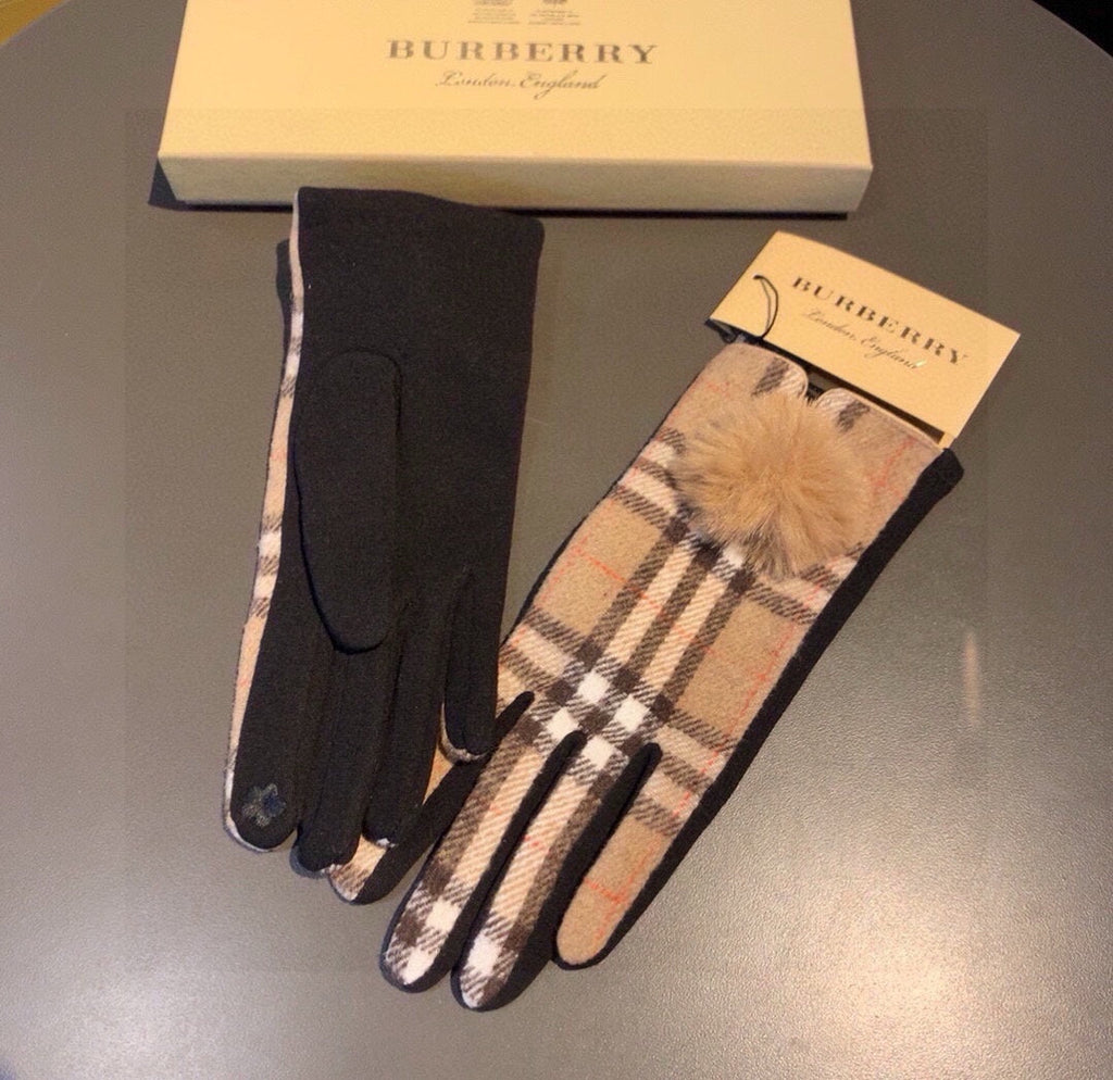 GLOVES IN CAMEL BEIGE AND BLACK WOOL WITH RABBIT FUR 448246