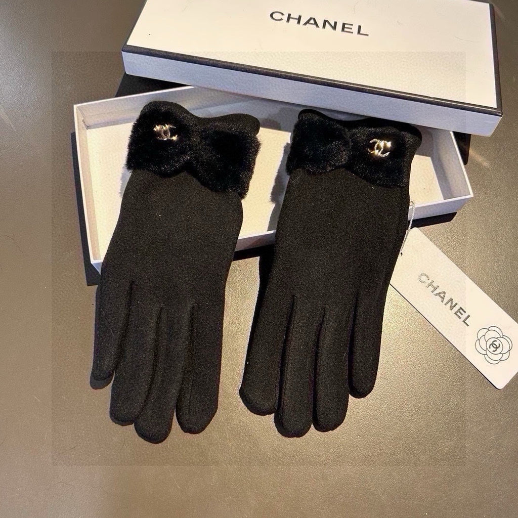 GLOVES IN BLACK WOOL WITH RABBIT FUR 456297