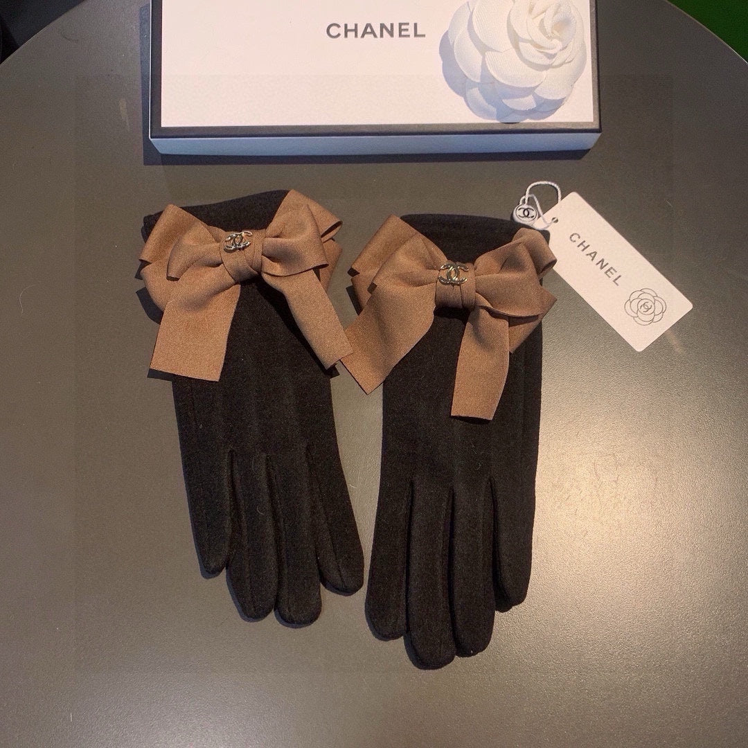 GLOVES IN BLACK WOOL 456327