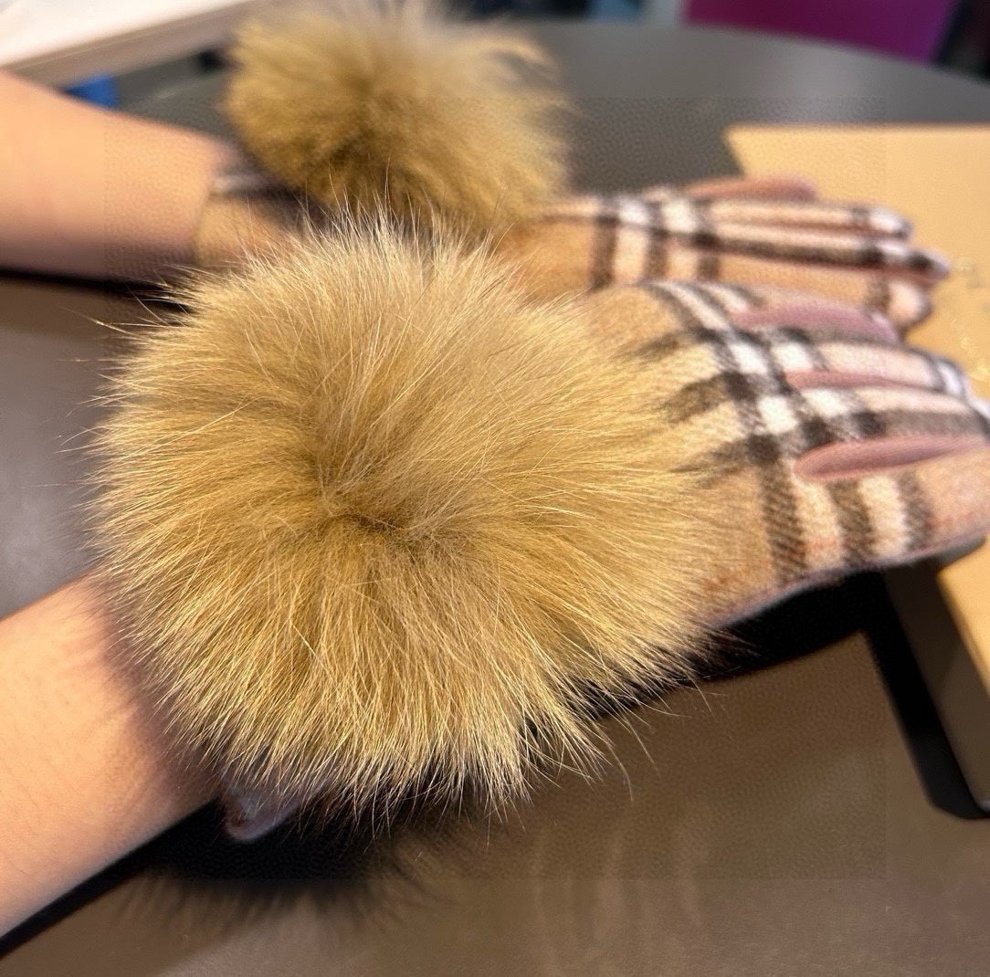 GLOVES IN COLORFUL WOOL AND RABBIT FUR 462256