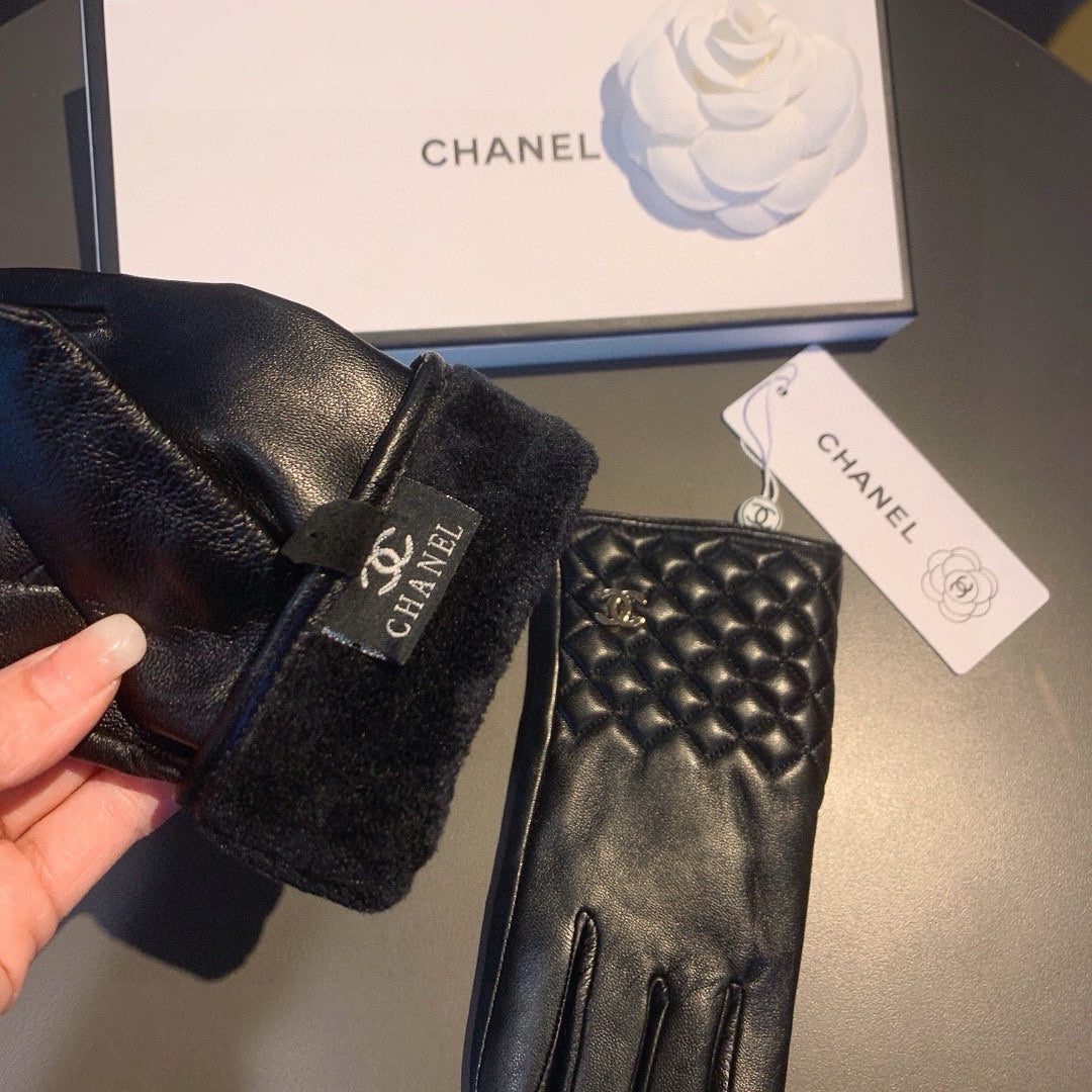 GLOVES IN BLACK LAMBSKIN WITH GOLD LOGO 462263