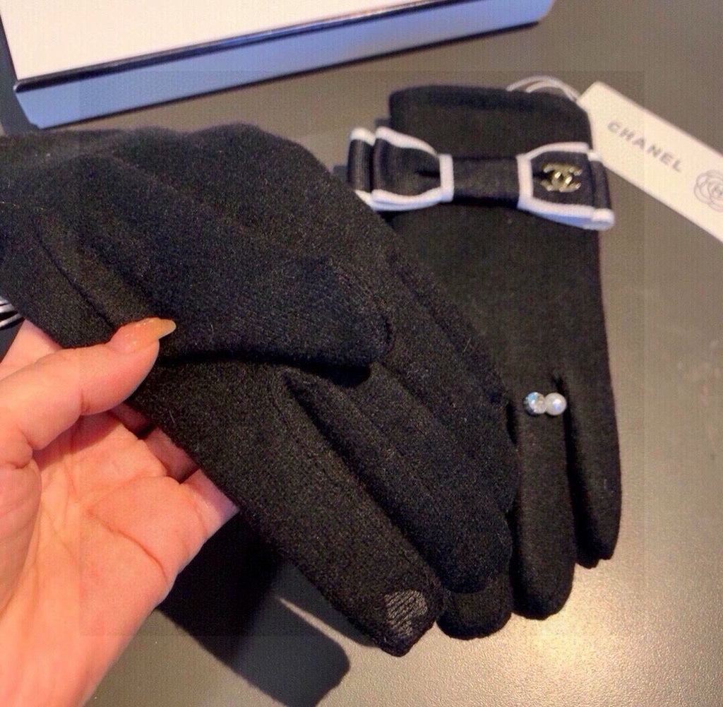 CC GLOVES IN BLACK WOOL WITH BOW 463857