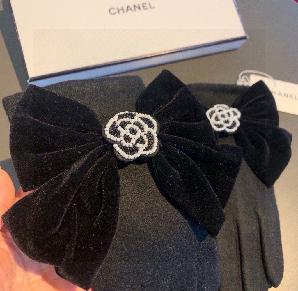 GLOVES IN BLACK WOOL WITH LARGE BOW 464996