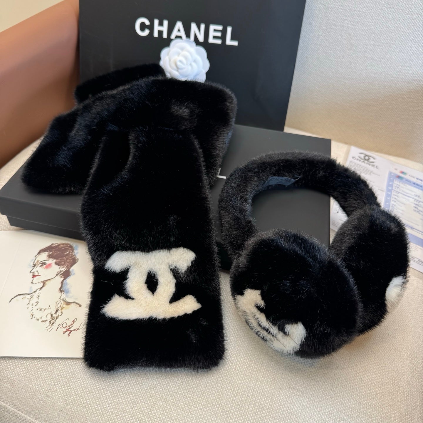 CHANEL 25S SKI EARMUFFS 831592