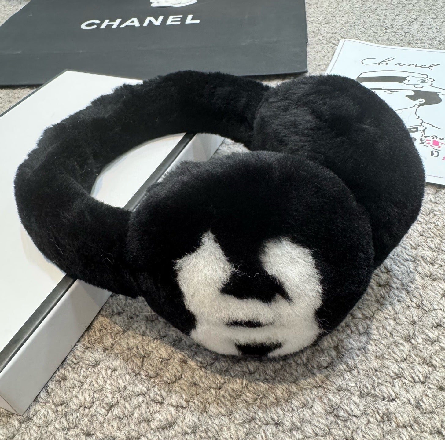 CHANEL 25S SKI EARMUFFS 928815