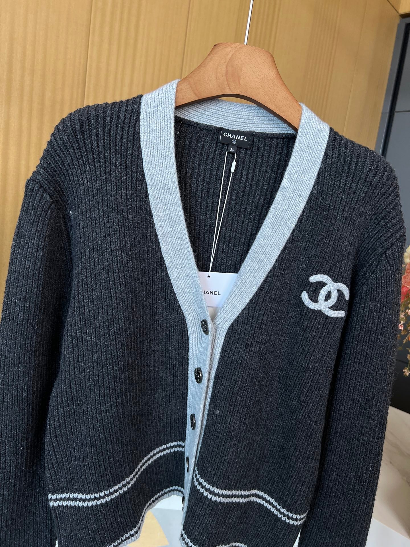 CHANEL 25S CARDIGAN 389