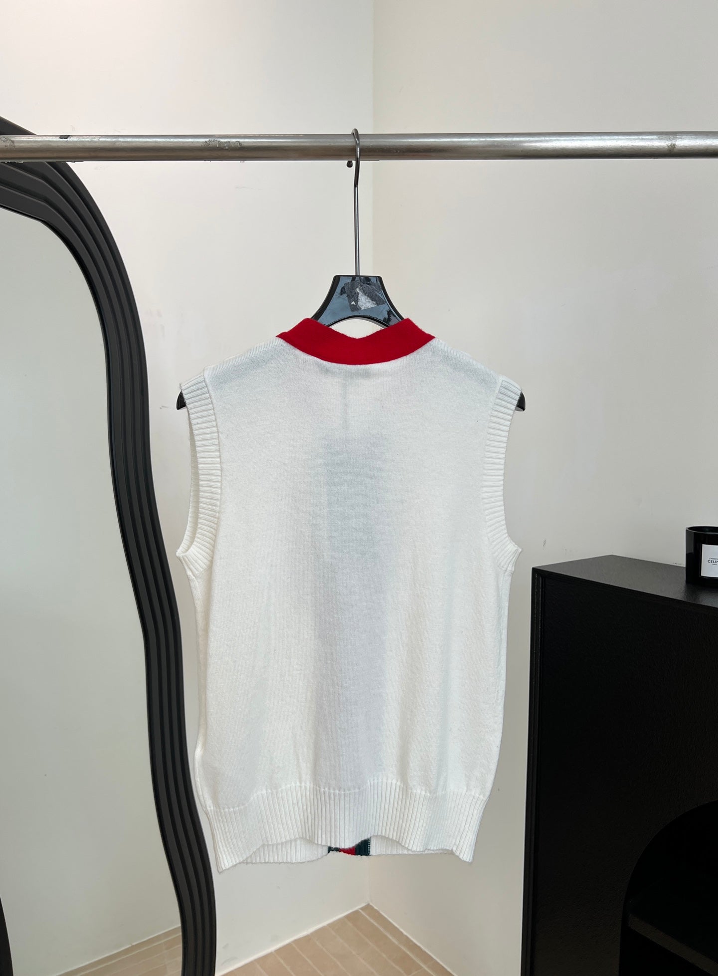 GUCCI 26S SLEEVELESS SWEATER 80