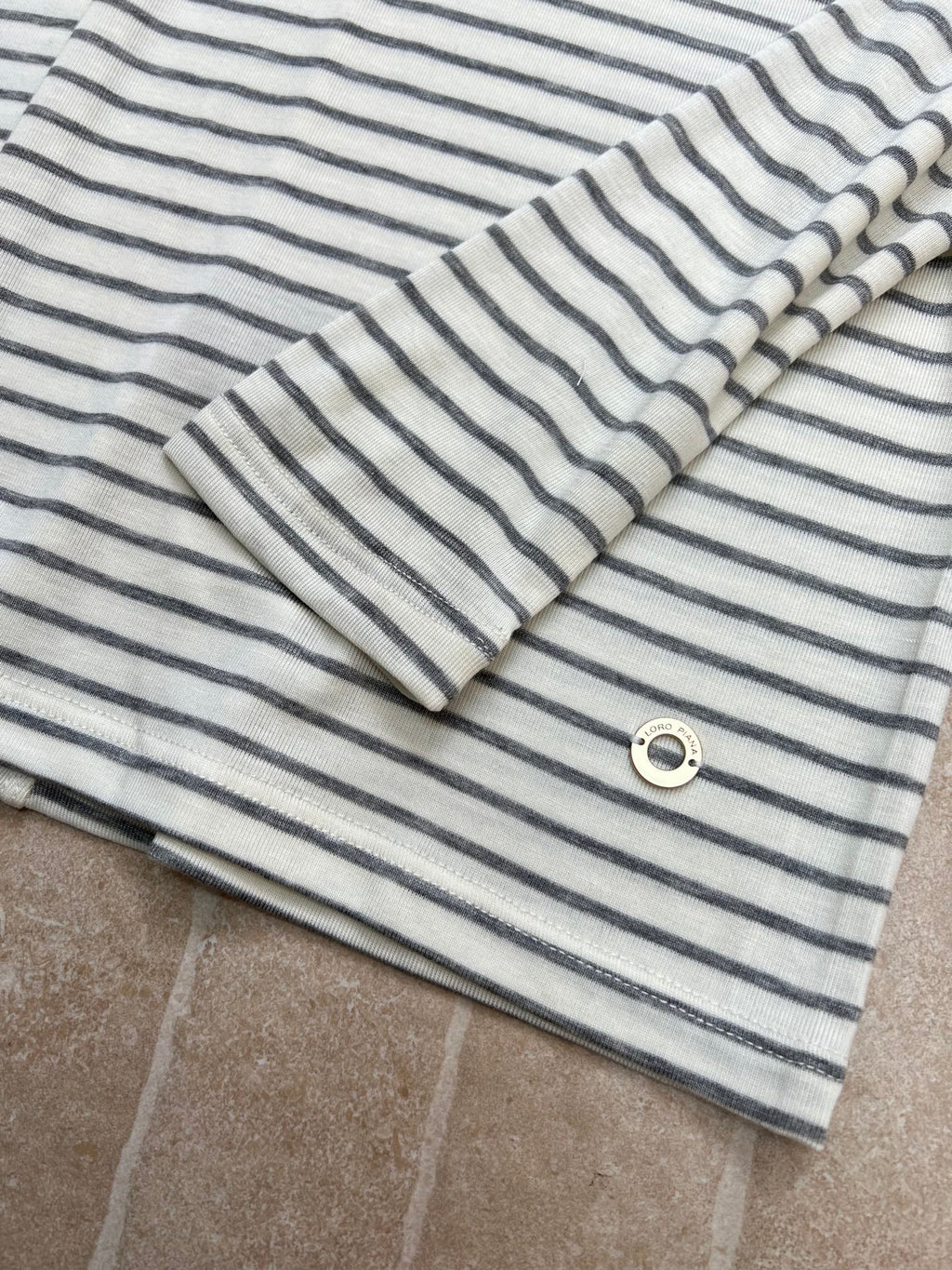 LORO PIANA 26S LONG SLEEVE KNIT SWEATER 675