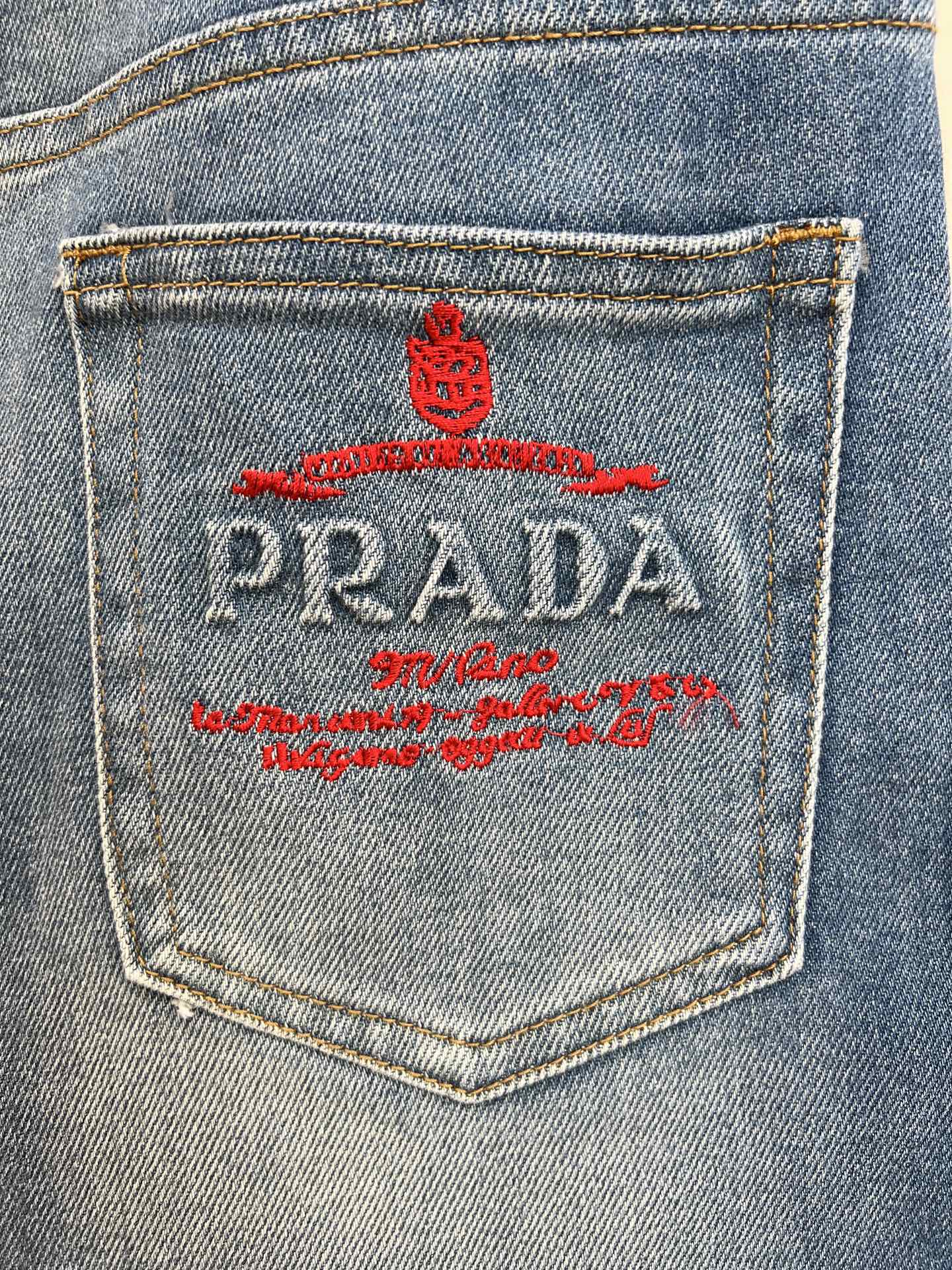 PRADA 26S SHORTS STYLE 865