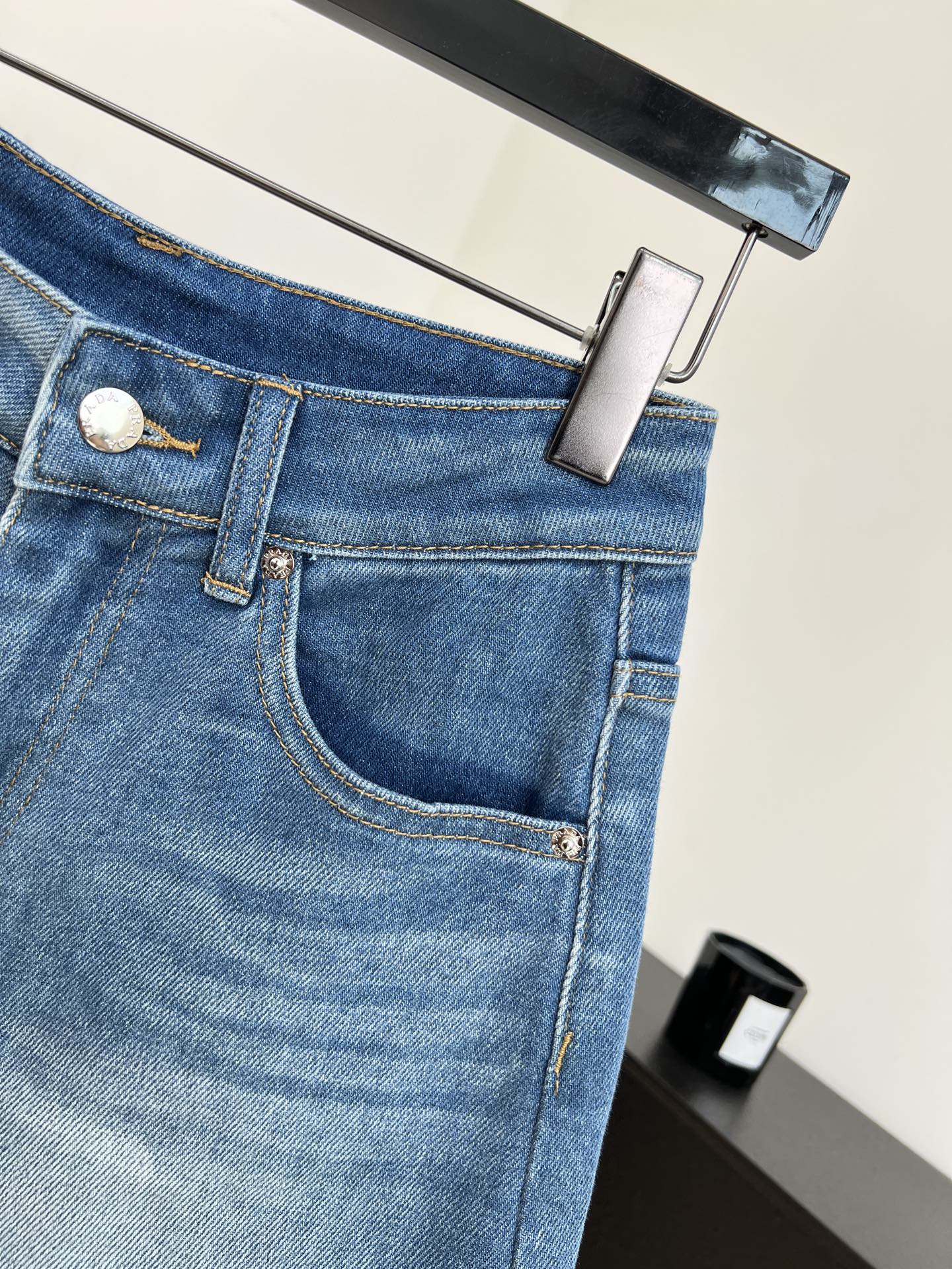 PRADA 26S SHORTS STYLE 865