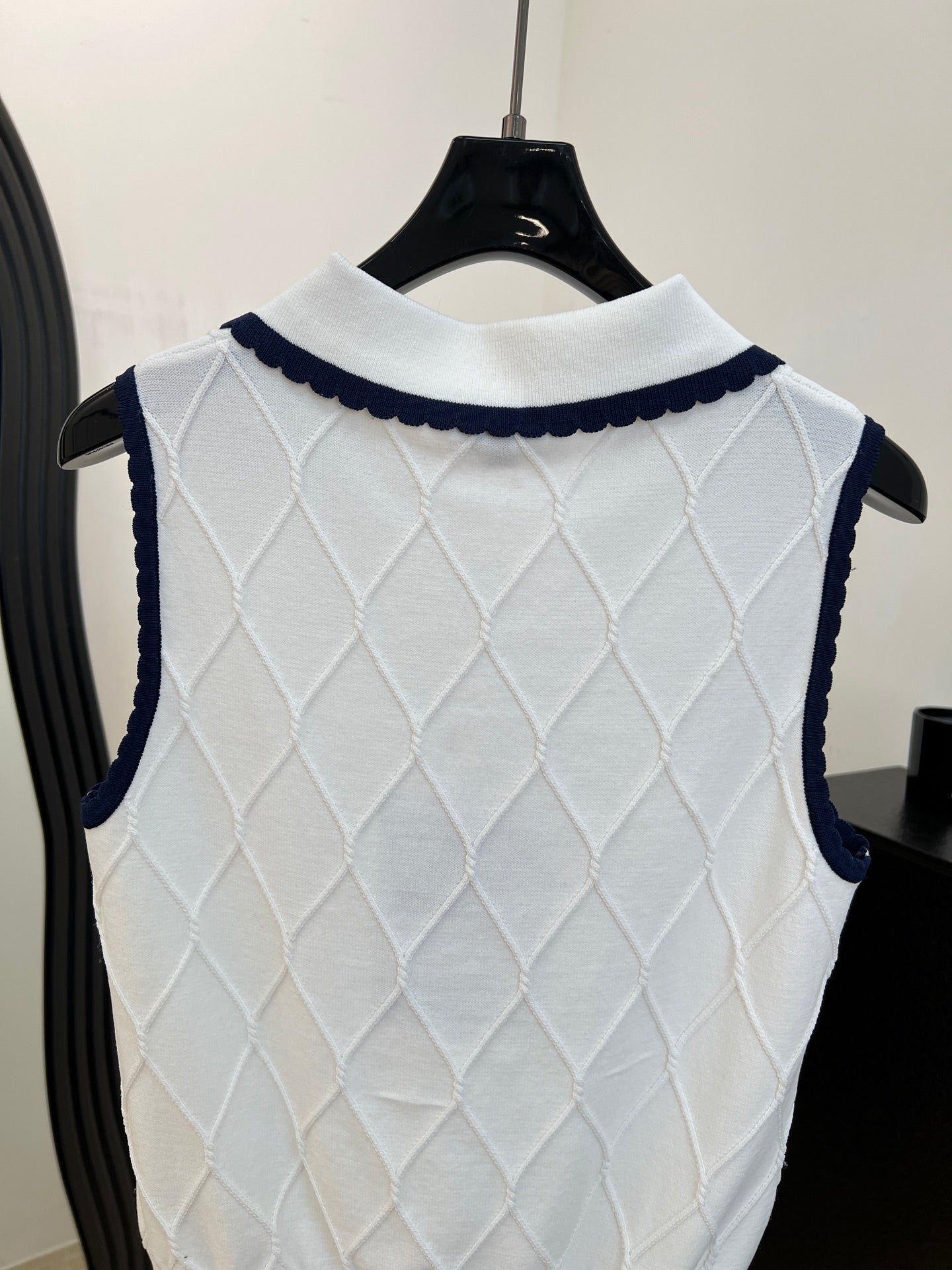 CHANEL 26S SLEEVELESS POLO KNIT TOP STYLE 1151