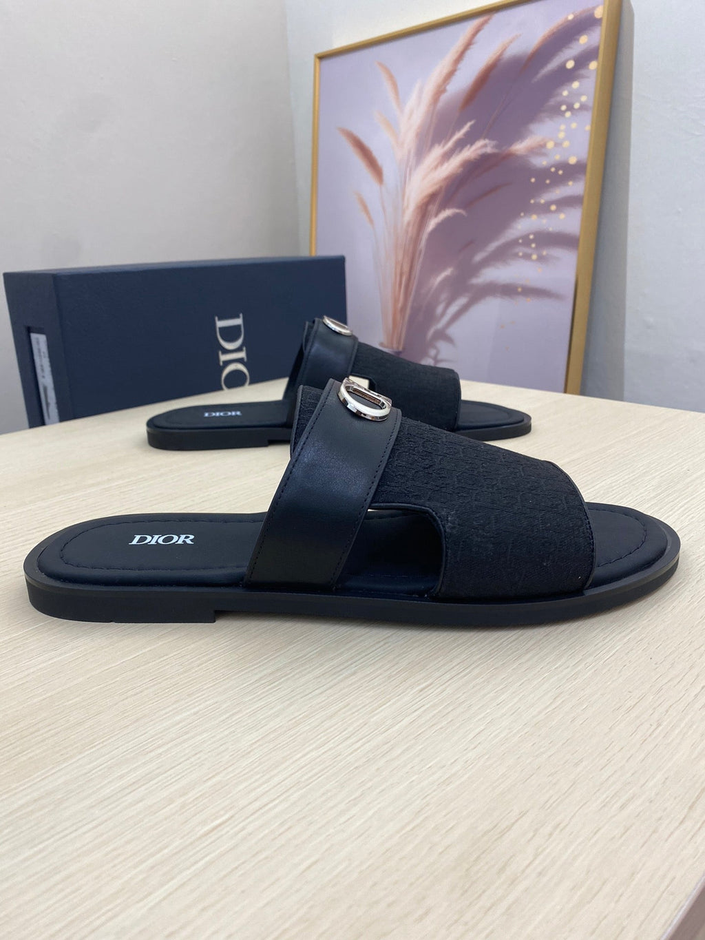 CD SYMBOL SLIDE CUT SANDAL BLACK JACQUARD