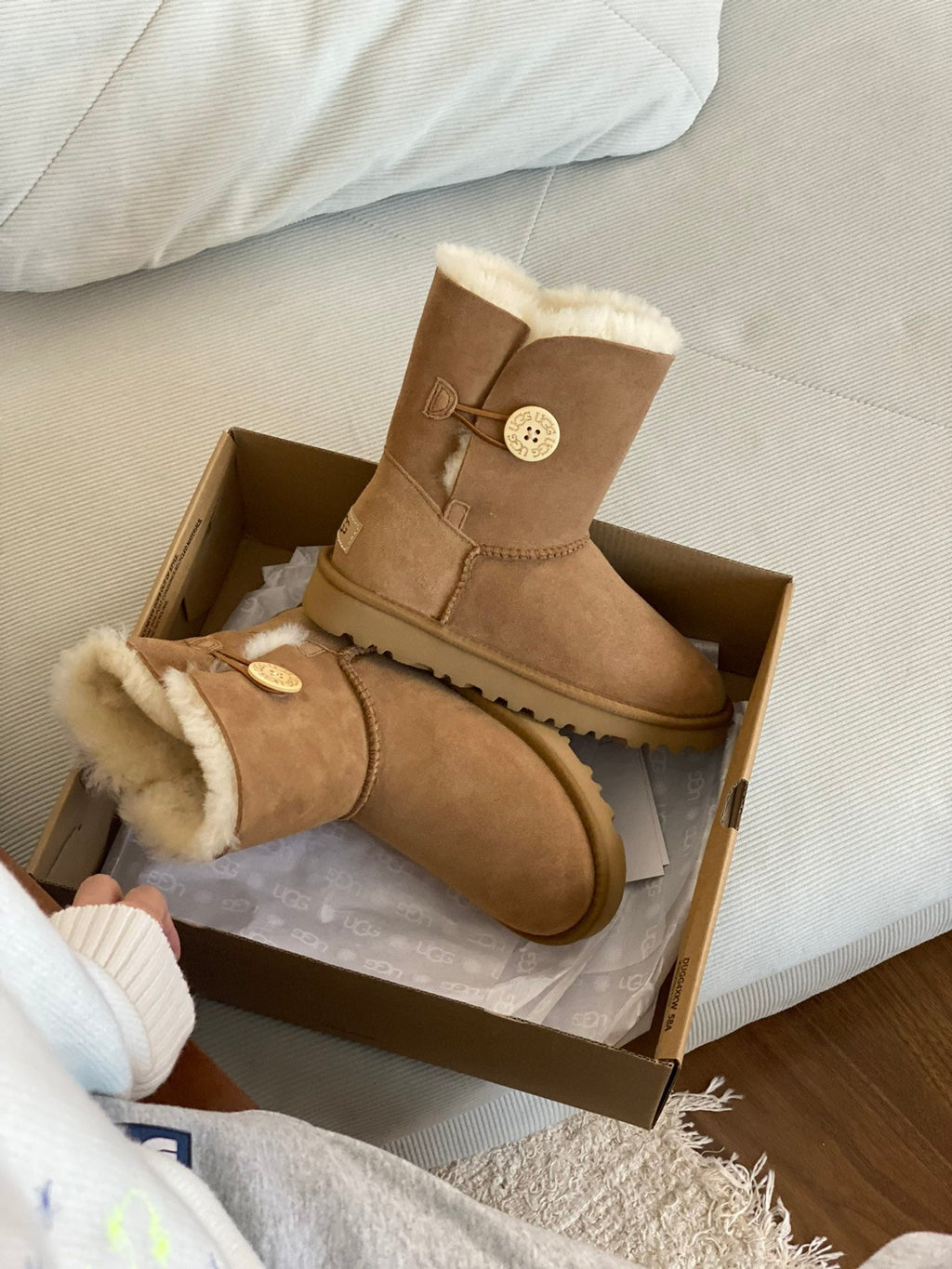 CLASSIC BAILEY BOOTS WITH BUTTONS IN CIDER BROWN SUEDE AND WOOL LINED