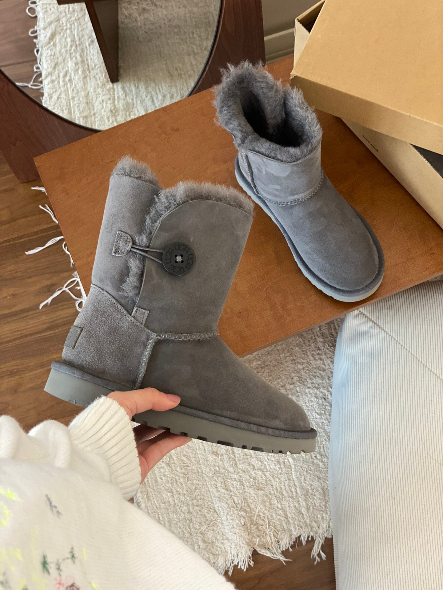 CLASSIC BAILEY BOOTS WITH BUTTONS IN SMOKE GRAY SUEDE AND WOOL LINED