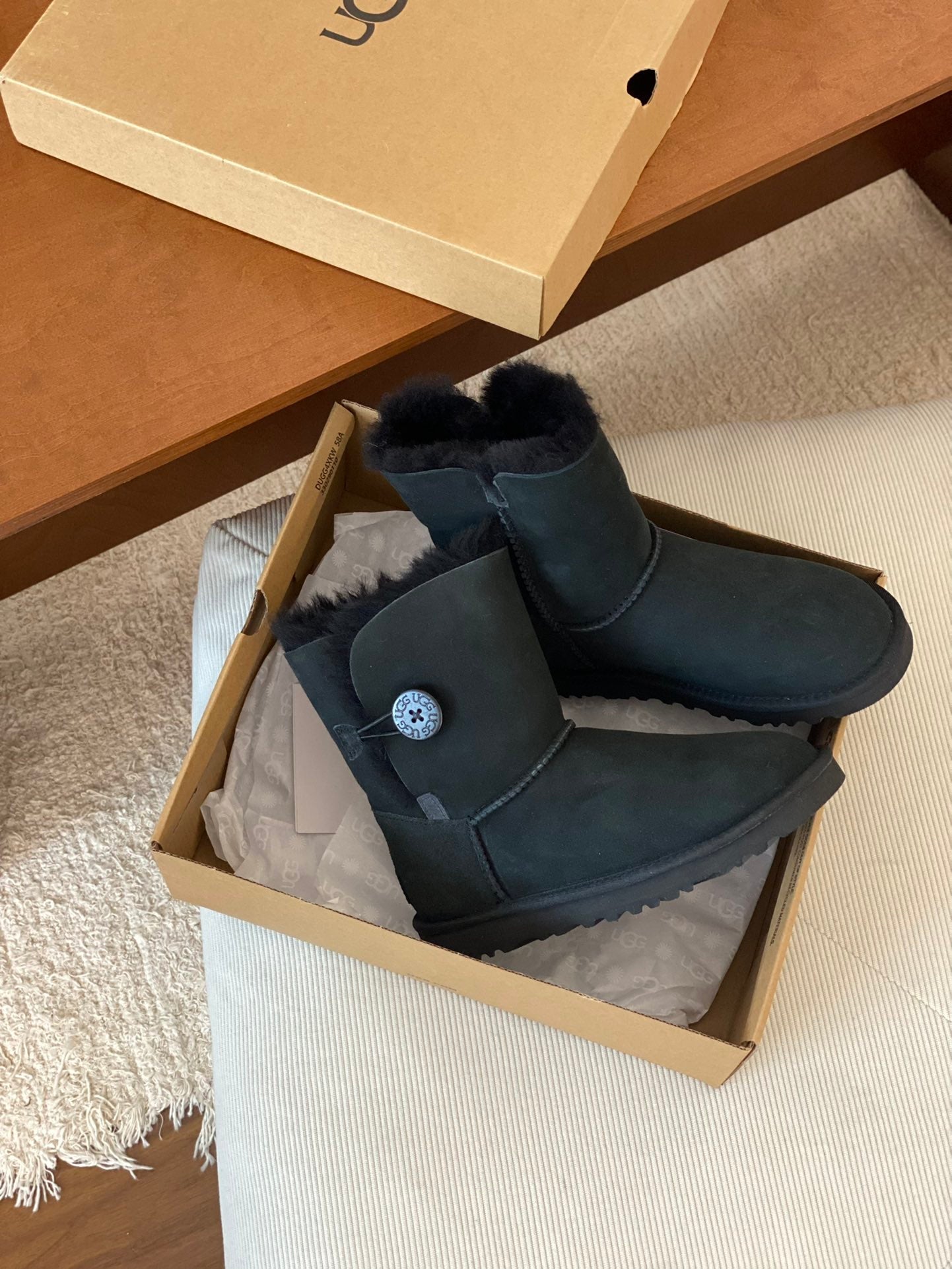 CLASSIC BAILEY BOOTS WITH BUTTONS IN BLACK SUEDE AND WOOL LINED