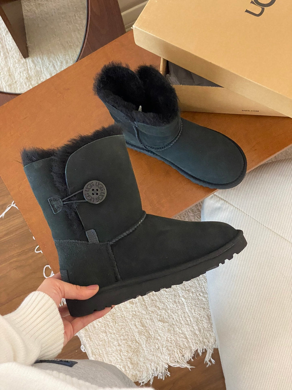 CLASSIC BAILEY BOOTS WITH BUTTONS IN BLACK SUEDE AND WOOL LINED
