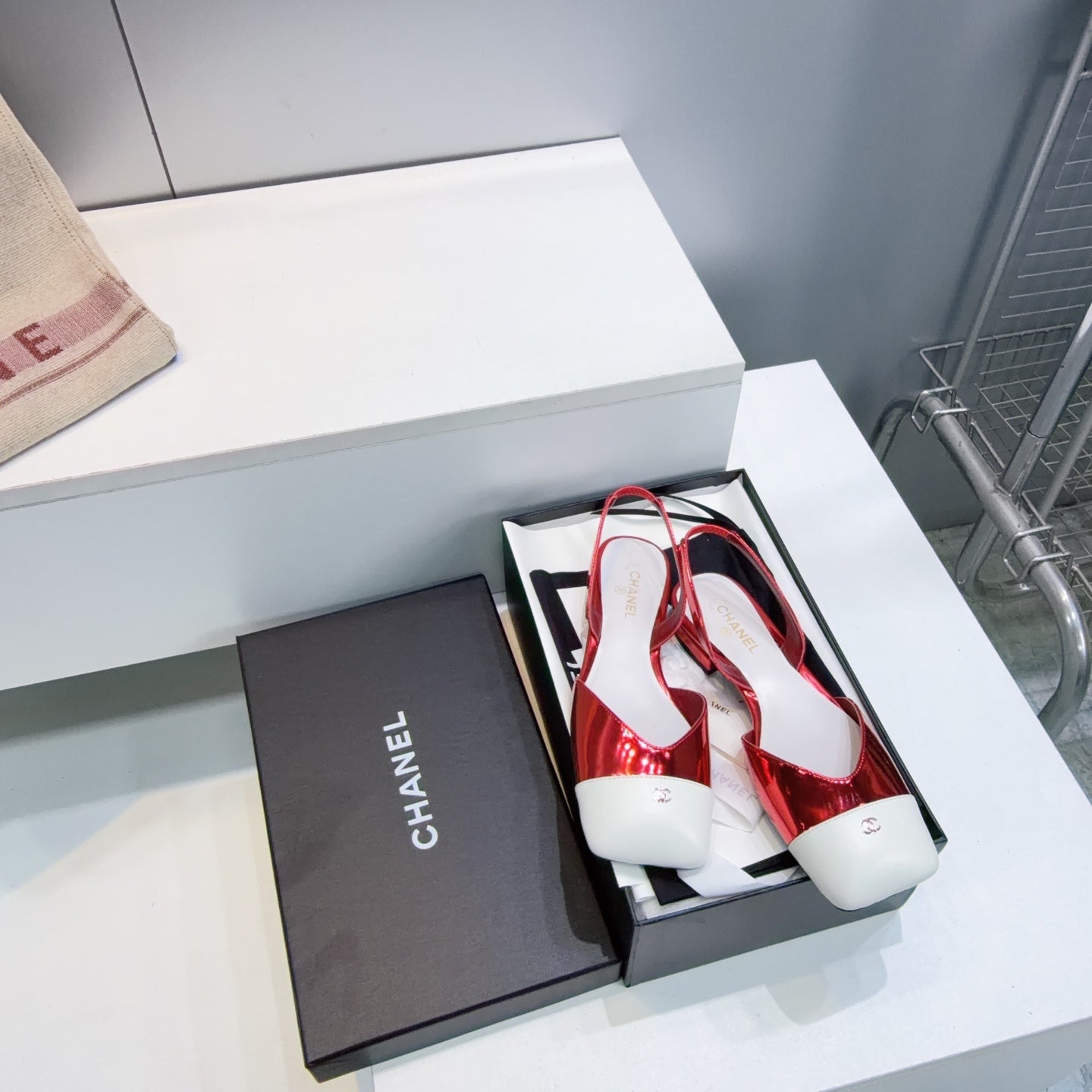 CHANEL 26S FLAT SLINGBACK IN RED GLOSSY LAMBSKIN WITH WHITE CAP TOE