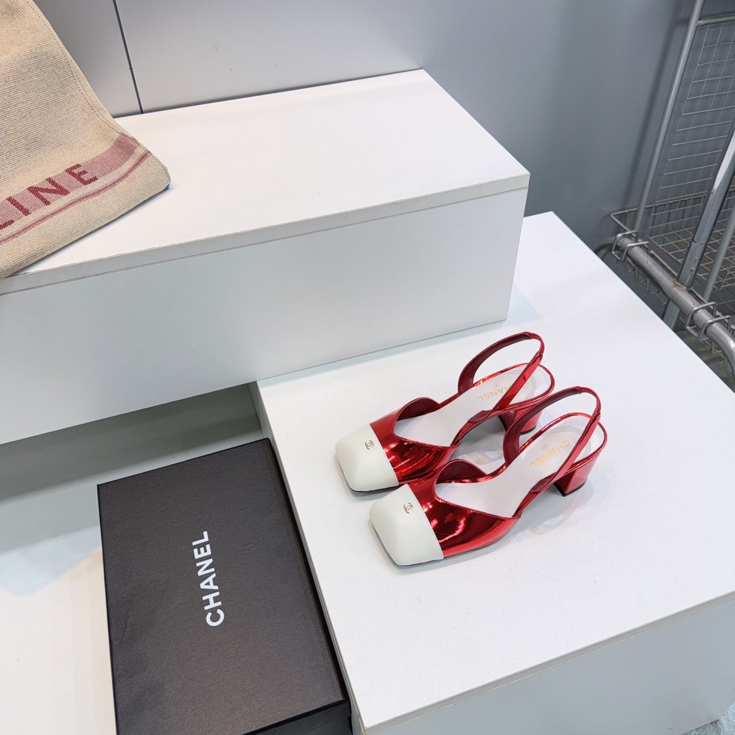 CHANEL 26S SLINGBACK 55 MM IN RED GLOSSY LAMBSKIN WITH WHITE CAP TOE