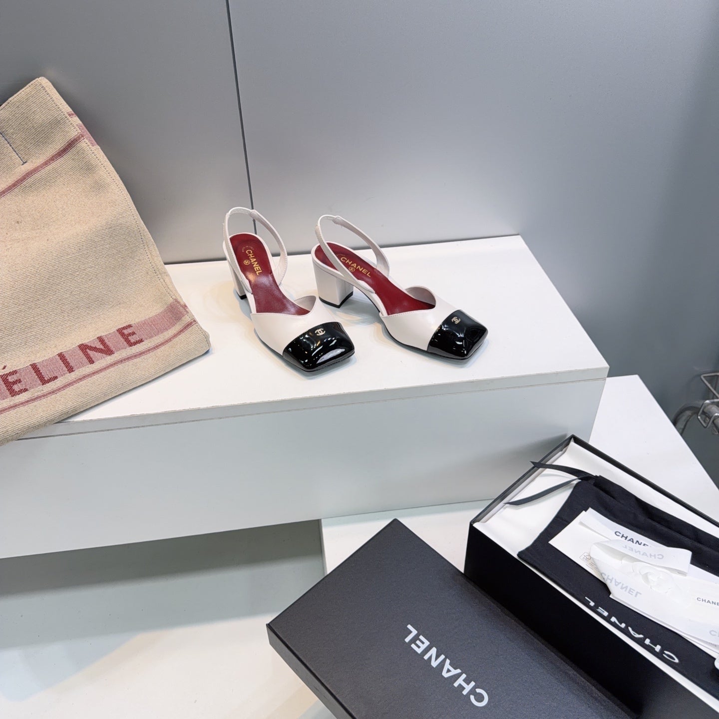 CHANEL 26S SLINGBACK 55 MM IN WHITE LAMBSKIN WITH BLACK CAP TOE