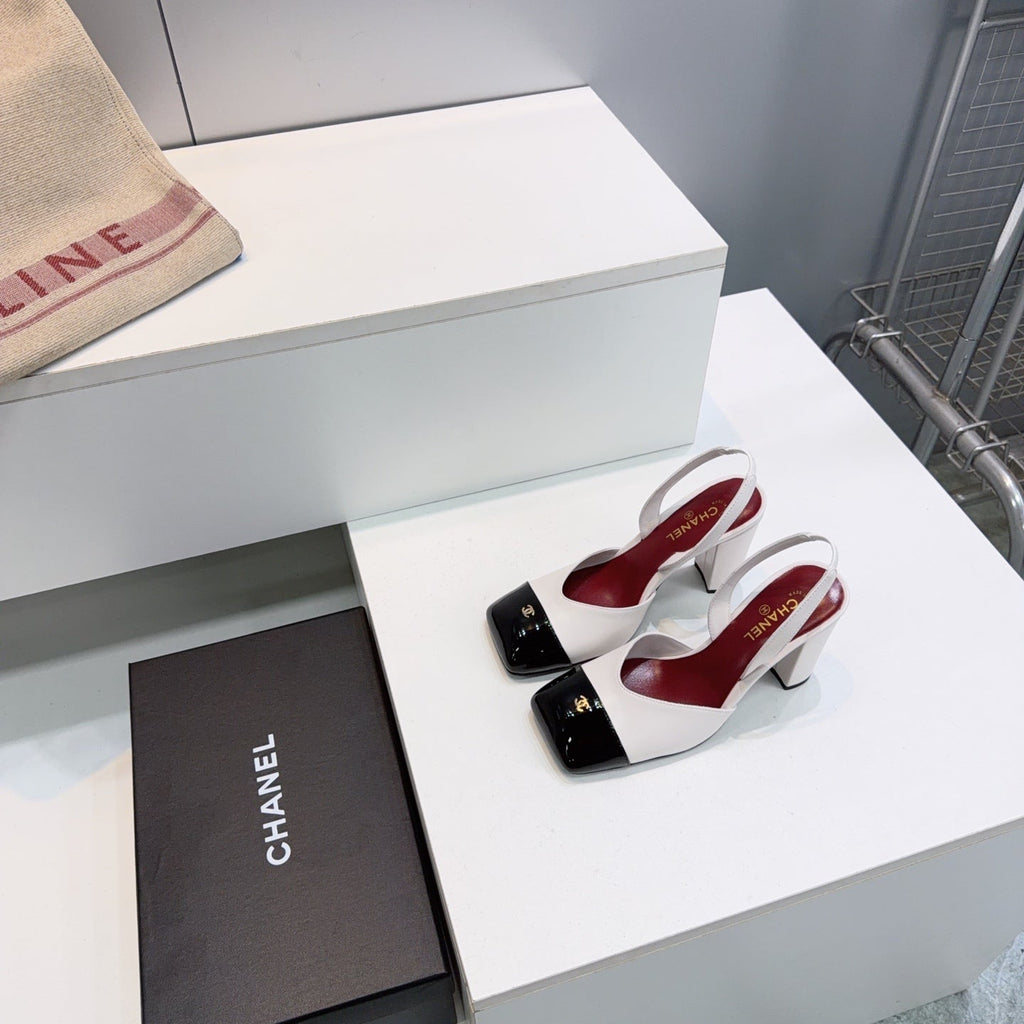 CHANEL 26S SLINGBACK 95 MM IN WHITE LAMBSKIN WITH BLACK CAP TOE