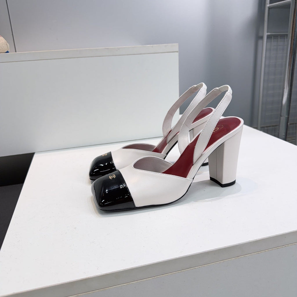 CHANEL 26S SLINGBACK 95 MM IN WHITE LAMBSKIN WITH BLACK CAP TOE
