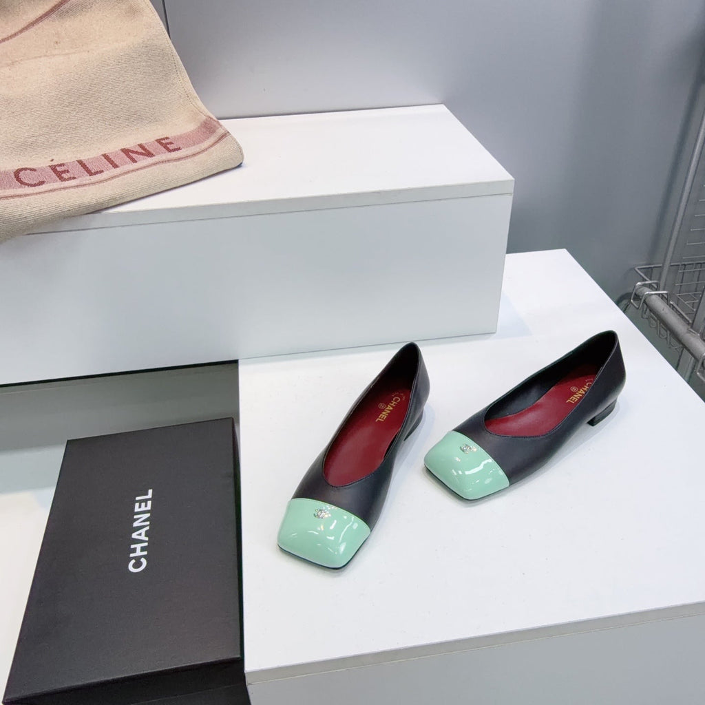 CHANEL 26S FLATS IN BLACK LAMBSKIN WITH MINT GREEN CAP TOE