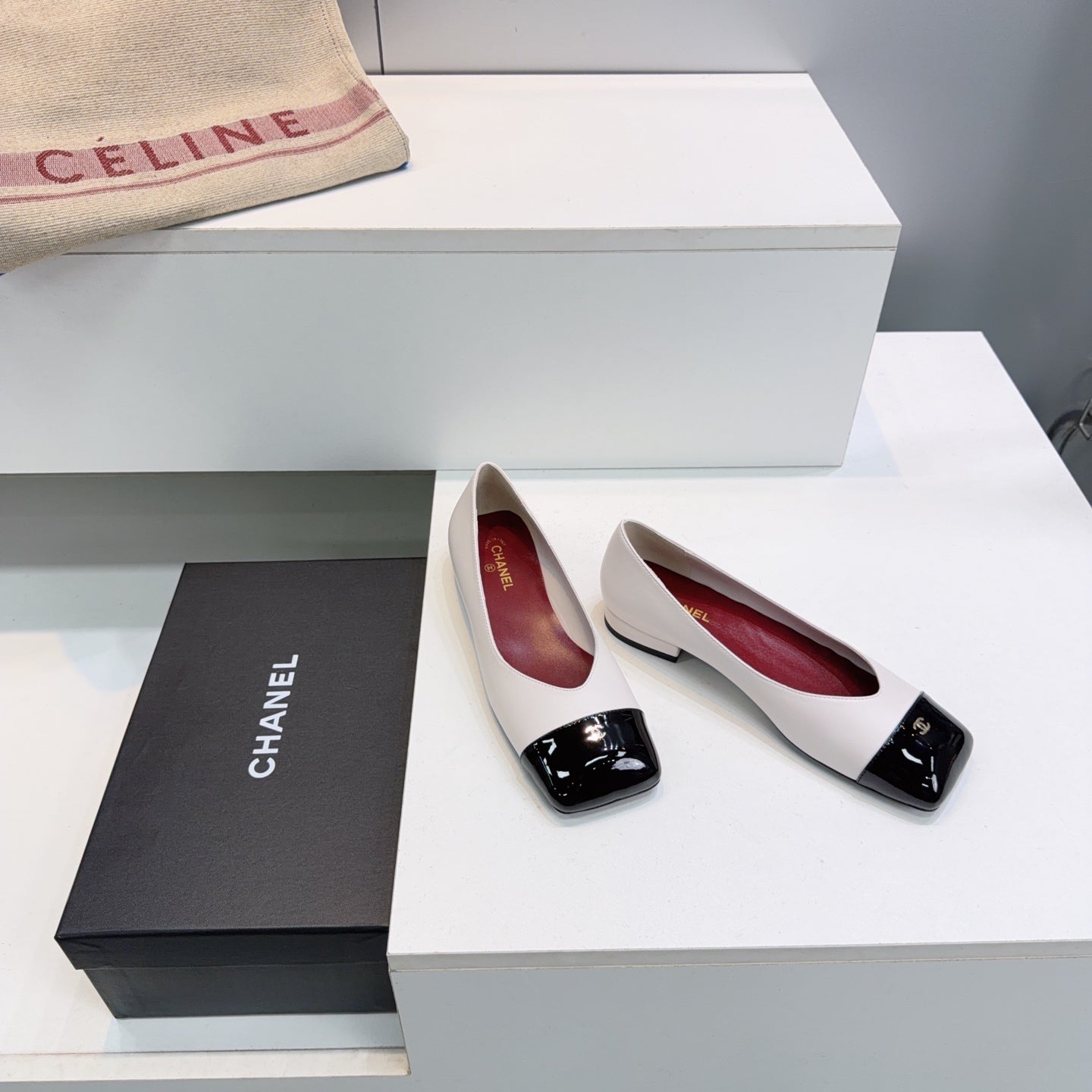 CHANEL 26S FLATS IN WHITE LAMBSKIN WITH BLACK CAP TOE