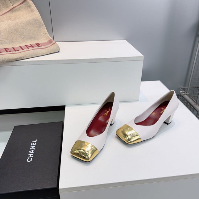 CHANEL 26S SQUARE-TOE HIGH HEELS 55 MM IN WHITE LAMBSKIN WITH GOLD CAP TOE