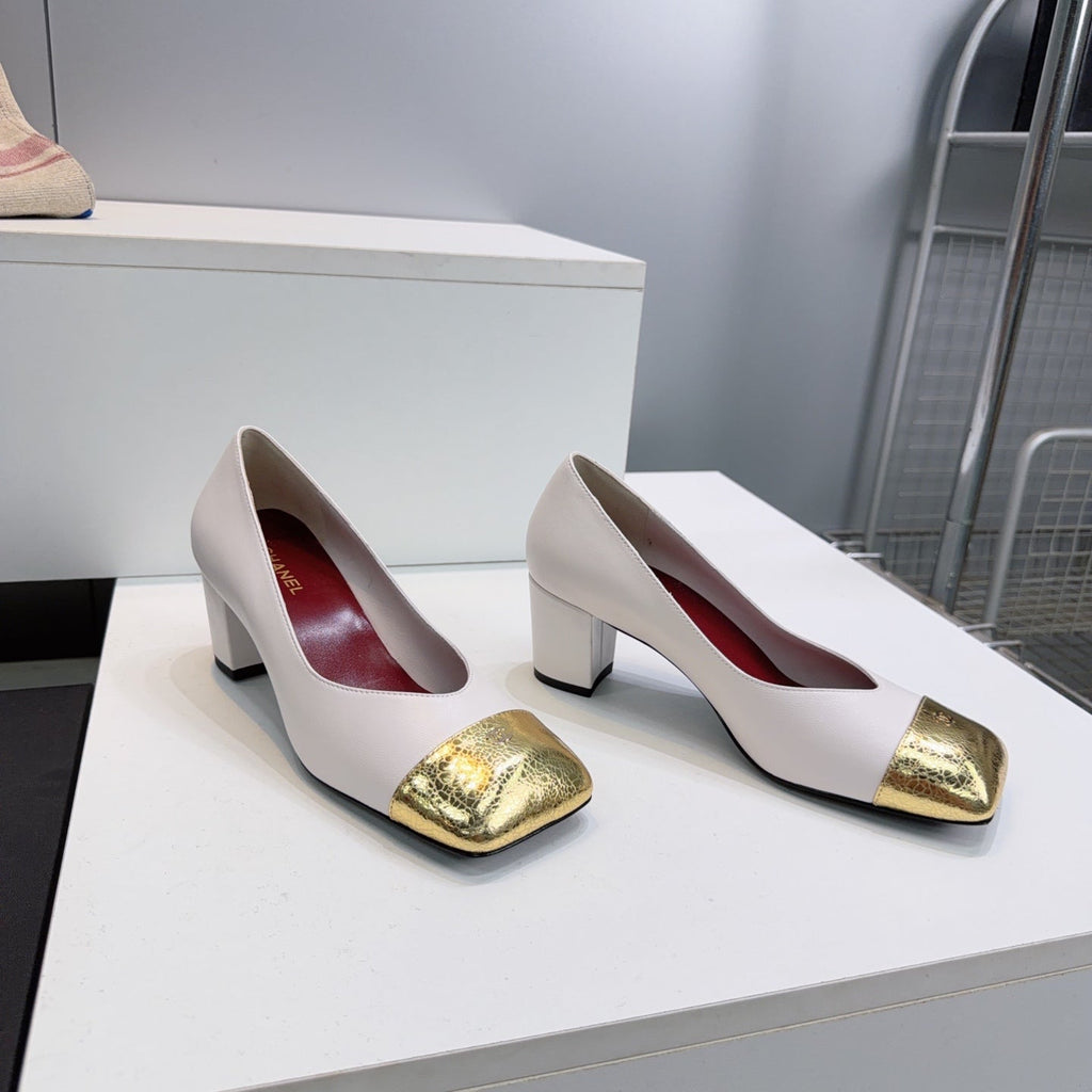 CHANEL 26S SQUARE-TOE HIGH HEELS 55 MM IN WHITE LAMBSKIN WITH GOLD CAP TOE