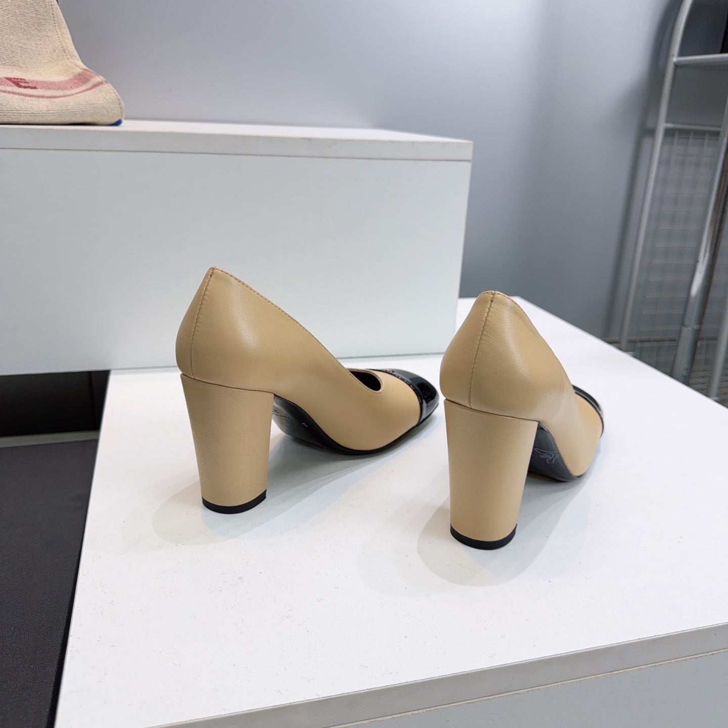 CHANEL 26S SQUARE-TOE HIGH HEELS 95 MM IN BEIGE LAMBSKIN WITH BLACK CAP TOE