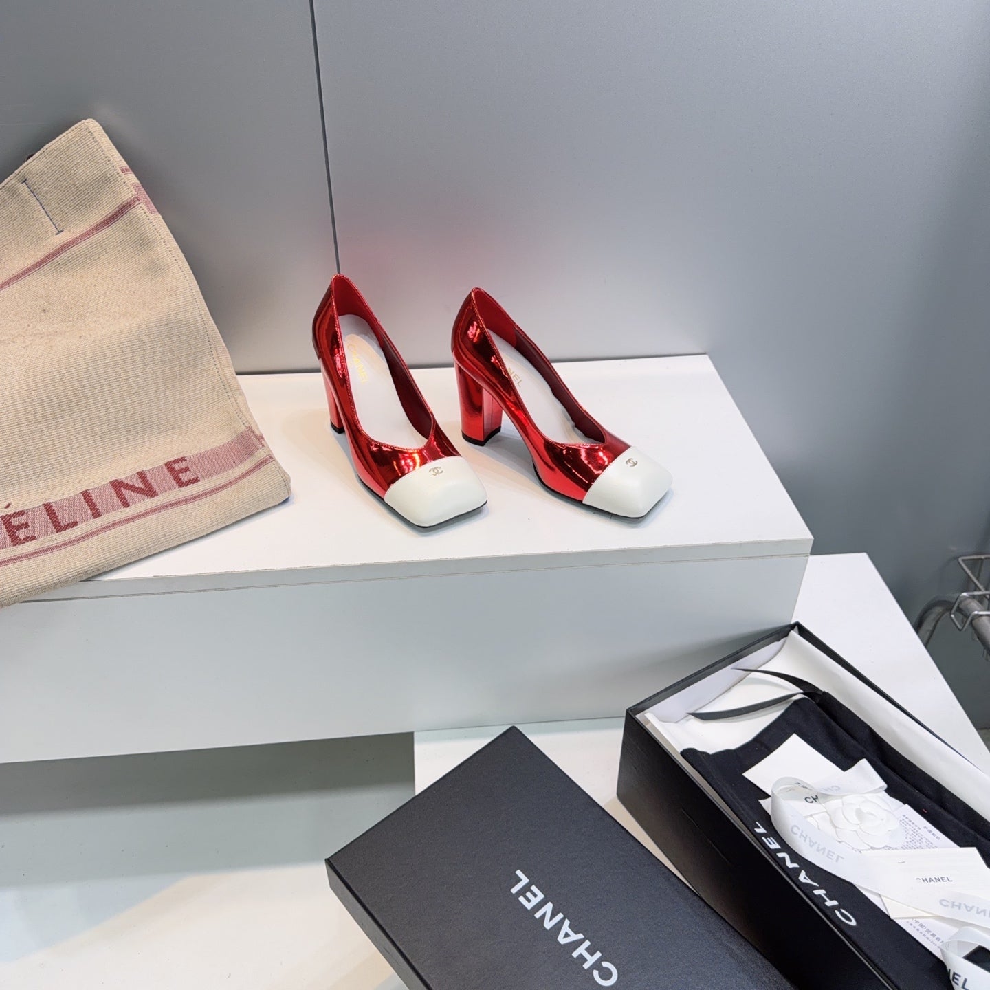 CHANEL 26S SQUARE-TOE HIGH HEELS 95 MM IN RED GLOSSY LAMBSKIN WITH WHITE CAP TOE
